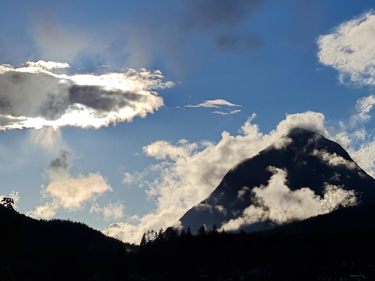 Das Kronen Hotel Seefeld in Tirol Exterior photo